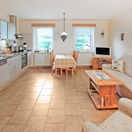 Lägenhet 2 Bedroom Nice In Jabel Ot Loppin